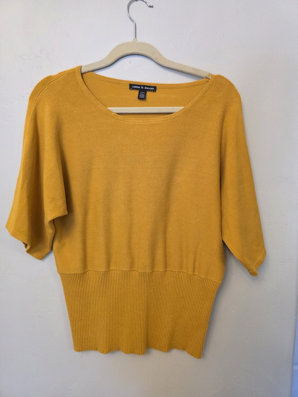 Cable & Gauge Mustard Short Sleeve Scoop Neck Knit Top